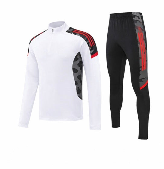 Sportlicher Trainingsanzug – Funktionales Performance-Set für Training & Freizeit